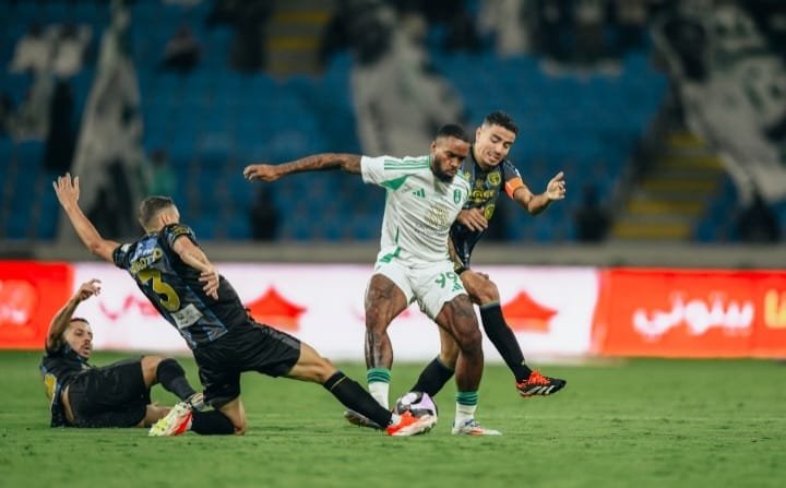 الأهلي يحقق فوزًا مثيرًا على التعاون في دوري روشن السعودي 